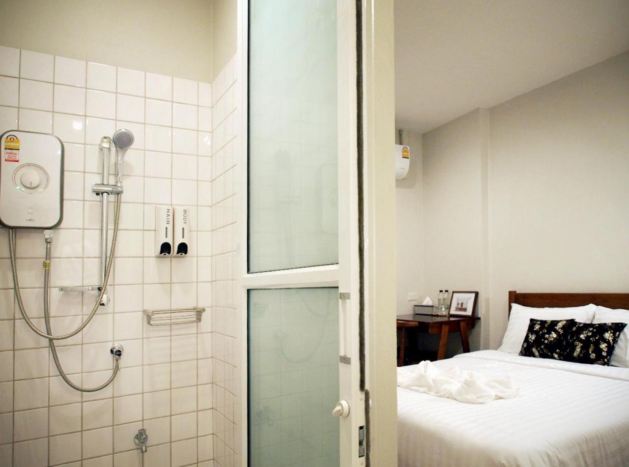 A Day Inn Ranong Hostel エクステリア 写真