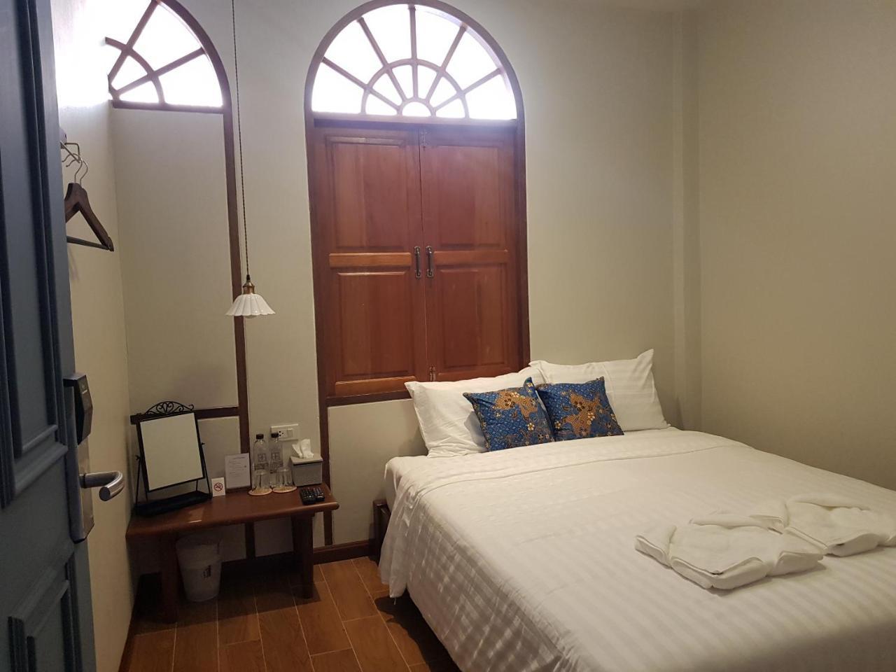 A Day Inn Ranong Hostel エクステリア 写真
